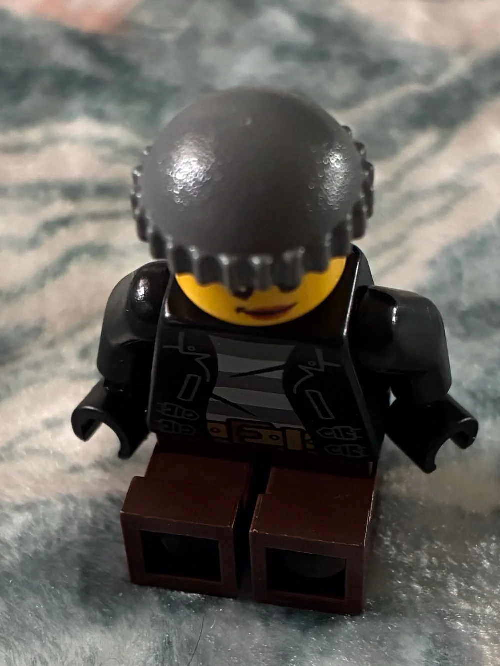 Lego Yellow Head Black Jacket Brown Legs Gray Beanie Minifigure